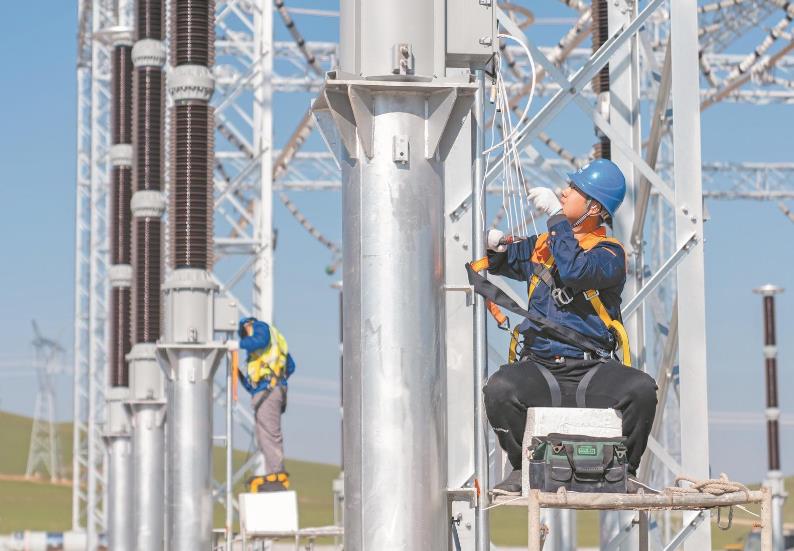 蒙東錫盟江蘇能源烏拉蓋電廠(chǎng)、華電白音華金山電廠(chǎng)500千伏送出工程全線(xiàn)貫通