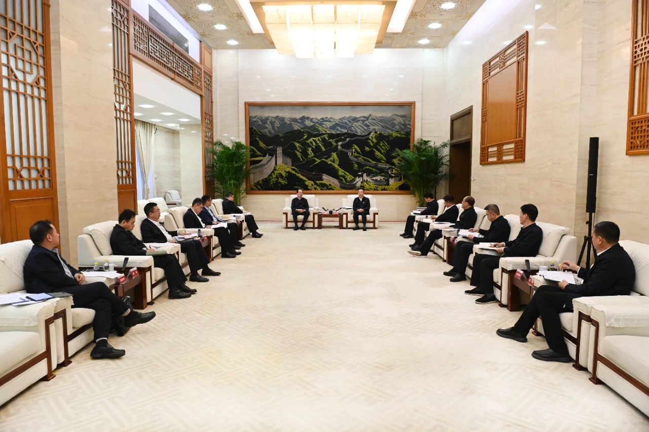 大唐集團(tuán)黨組書記、董事長鄒磊與中國電建黨委書記、董事長丁焰章會(huì)談