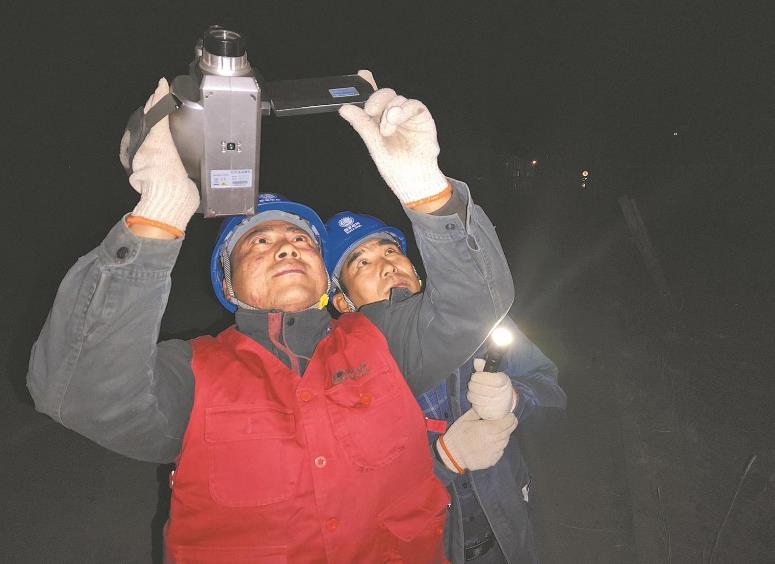 青海貴南縣：零下15攝氏度，冬夜巡檢保供電
