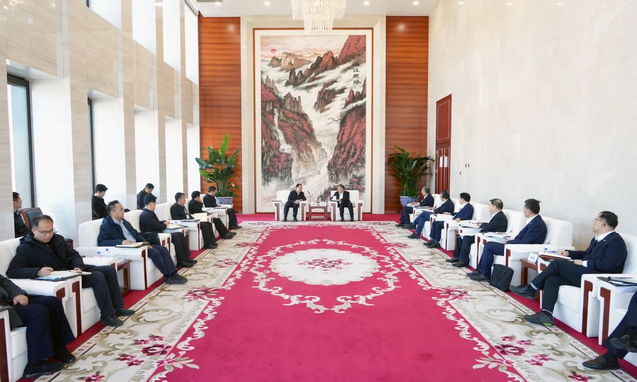 中國(guó)能建董事長(zhǎng)宋海良、總經(jīng)理倪真與中國(guó)南水北調(diào)集團(tuán)董事長(zhǎng)汪安南、總經(jīng)理孫志禹會(huì)談