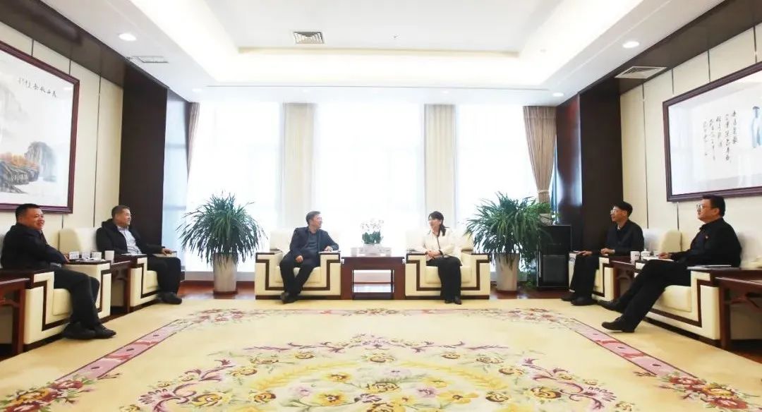 國家電投新疆公司與中國水電四局、中交集團(tuán)、運(yùn)達(dá)股份座談
