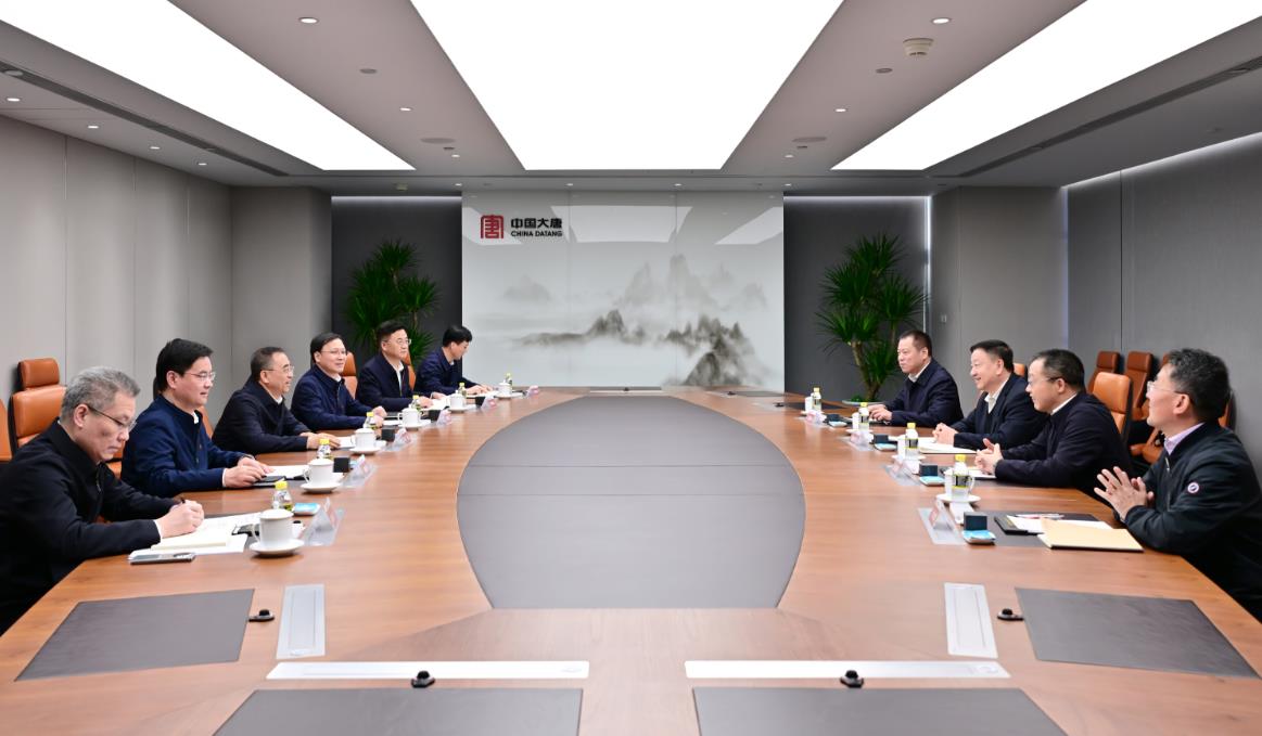中國大唐董事長(zhǎng)鄒磊、總經(jīng)理張傳江與中廣核董事長(zhǎng)楊長(zhǎng)利、總經(jīng)理高立剛會(huì)談