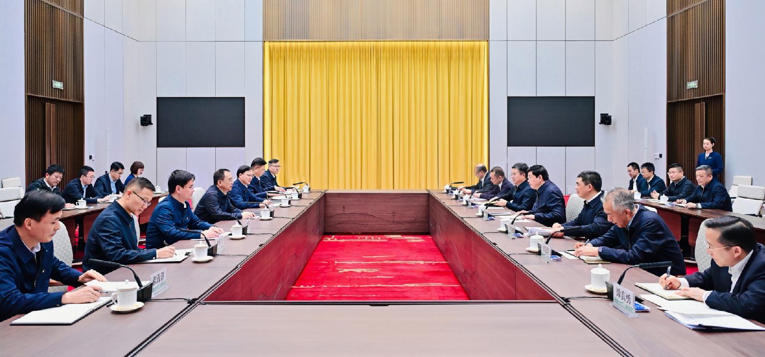 中國大唐集團董事長鄒磊、總經(jīng)理張傳江與國家電網(wǎng)董事長張智剛、總經(jīng)理龐驍剛會談